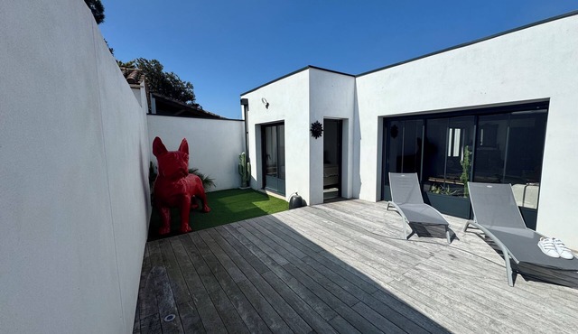 VILLA REHON NEUVE PISCINE PROCHE La Rochelle Ile de re 9 couchages.