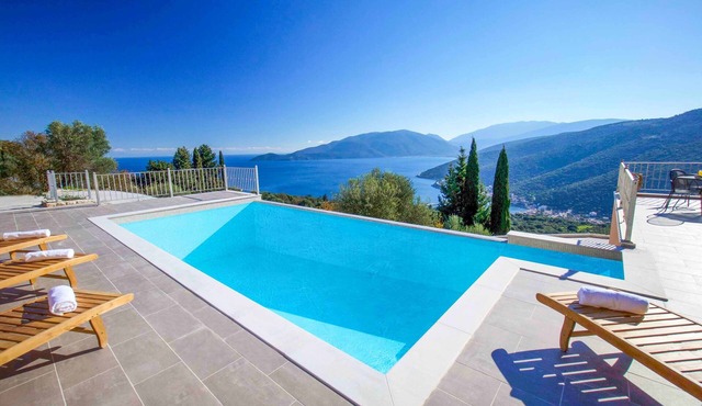 Villa Remvi - Three Bedroom Villa, Sleeps 6