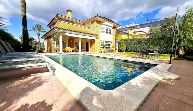 Villa Reus: Port Aventura, Golf & Costa Dorada