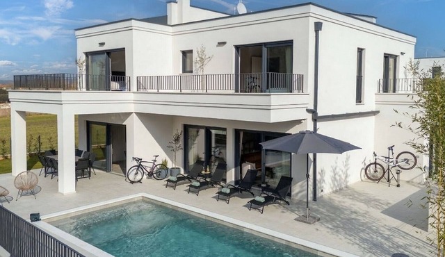Villa Riata – The Modern Istrian Escape Luxury villa for up to 8 guests with a private pool, set in a peaceful and green environment near Poreč.