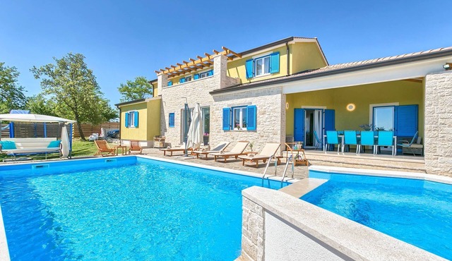 Villa Rijeka - Five Bedroom Villa, Sleeps 10