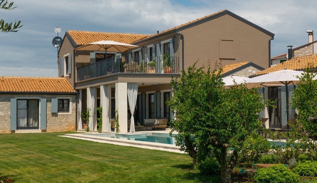 Villa Riposo with Pool