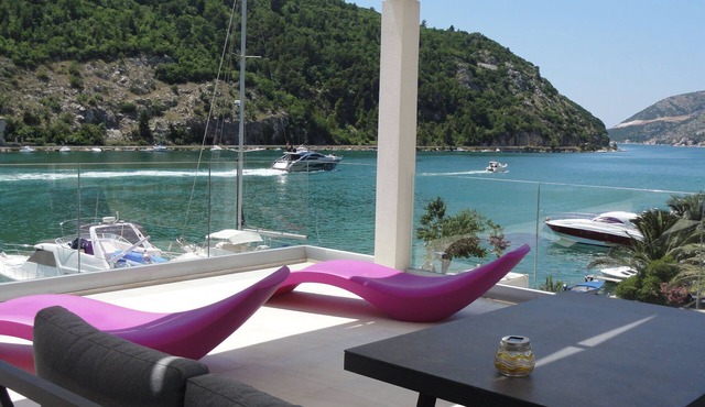 Villa Riva - Five Bedroom Villa with Pool and Sea View