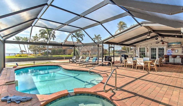 Villa River Dream - 4 bed/3bath right on the river in Cape Coral!