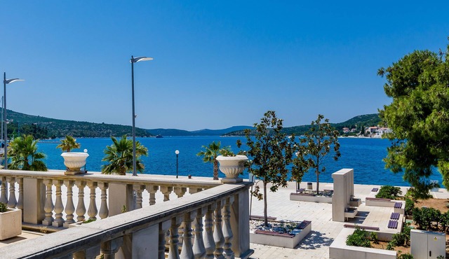 Villa Ro-Ma - Three Bedroom Villa with Terrace and Sea View