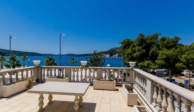 Villa Ro-Ma - Three Bedroom Villa with Terrace and Sea View