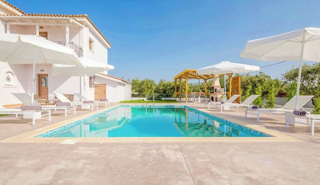 Villa Rodakinia - Five Bedroom Villa, Sleeps 10