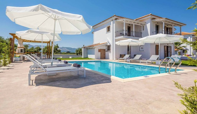Villa Rodi - Four Bedroom Villa, Sleeps 9