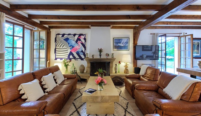 Villa 'Rodolphe' with Private Pool, Private Terrace and Wi-Fi