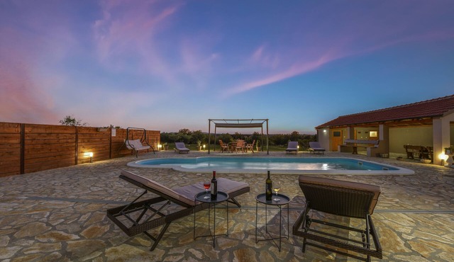 Villa Roko in rural area, private pool with amazing view, total privacy