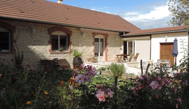 Villa Roland in Burgund 125m2 4 Sterne by Interhome