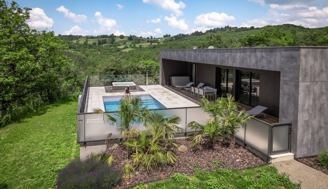 Villa Romana: Luxury and Relaxation with Private Pool and Exclusive Jacuzzi
