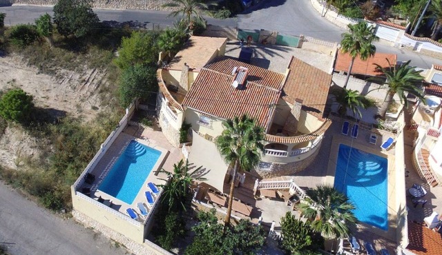 Villa Romeo Calpe for groups and large families with 2 pools