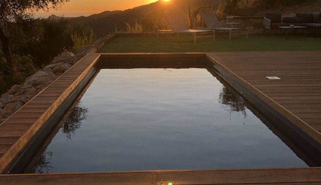 Villa Rosa *, private heated swimming pool, sea and scrub views, 10 minutes from the beach