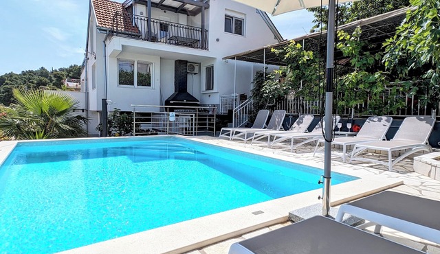 Villa Rosa vacation home with two apartments on Čiovo Trogir, pool 150m to the beach