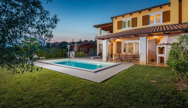 Villa Rosalija with pool and sauna