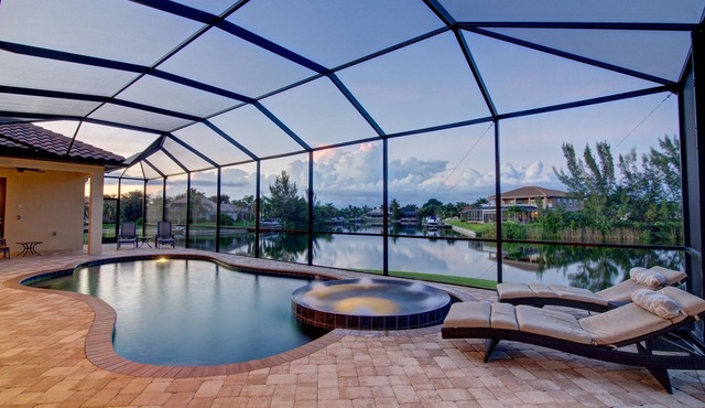 Villa Rosalinda - Cape Coral's Best - Waterfront, Pool & Spa, Great Views, Dock