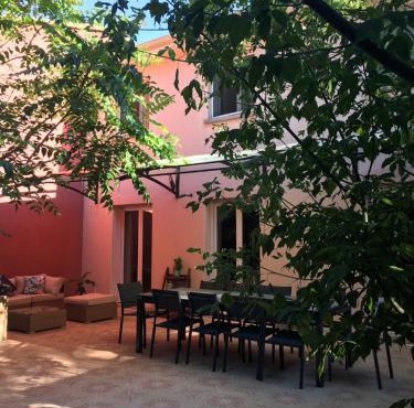 Villa Rose Près centre ville 4 chambres jardin