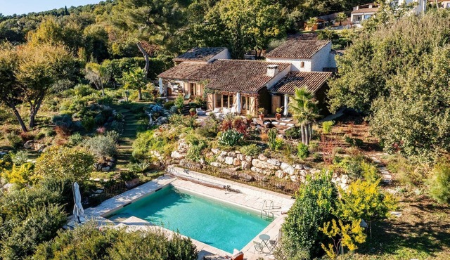 Villa Rosebud – Sea View & Secret Garden