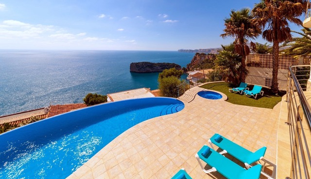 Villa Rosh, A luxury, 3 floor villa with majestic sea views this large villa is perfect for a large .