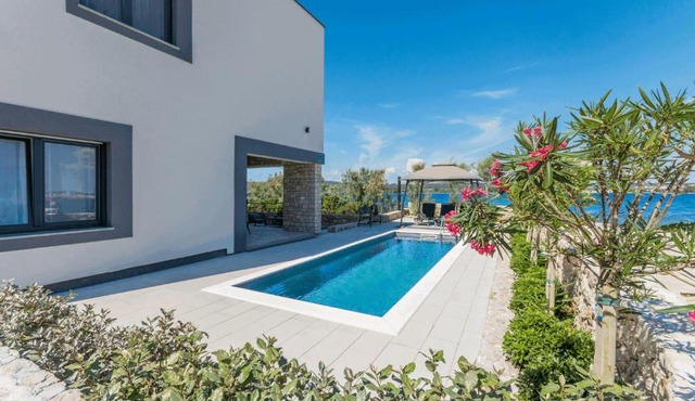 Villa Royal House 1