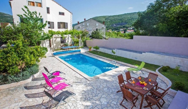 Villa Roza - One-Bedroom Apartment
