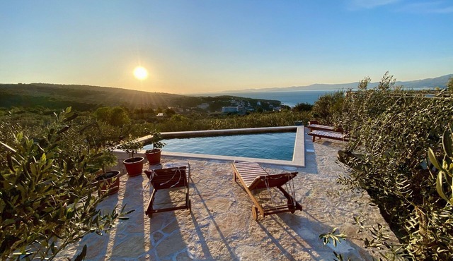 Villa Roza - One Bedroom with Swimming Pool