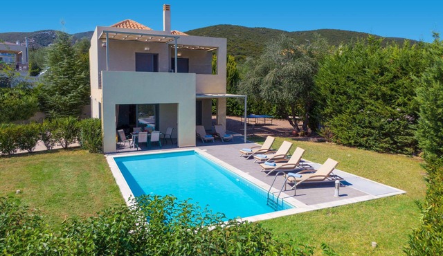 Villa Rubi by Villa Plus