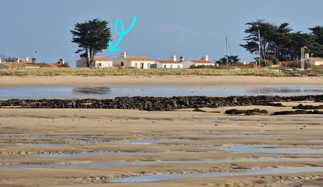Villa Rubis, sea view, direct access to port and beach from garden. All comfort