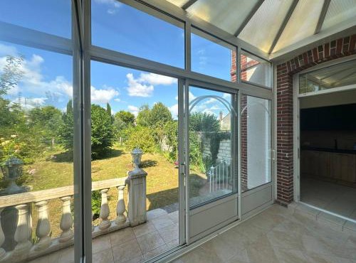 Villa Sénone - Maison Familiale - Idéal Vacances ou Séjour Professionnel & Télétravail - Jardin & Véranda - 5 Chambres - Véranda & Bureau Séparé - Proche Centre & Commerces - Parking Facile & Gratuit