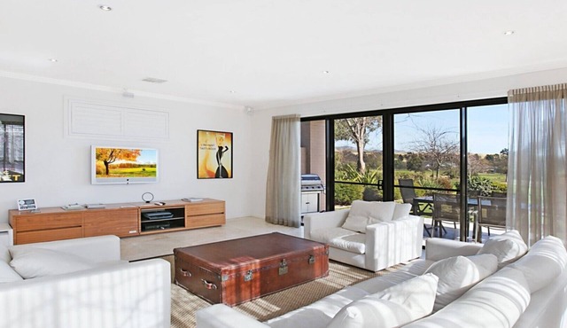 VILLA SAACHI - THE VINTAGE HOLIDAY HOUSES