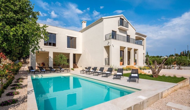 Villa Sagio - Five Bedroom Villa, Sleeps 11