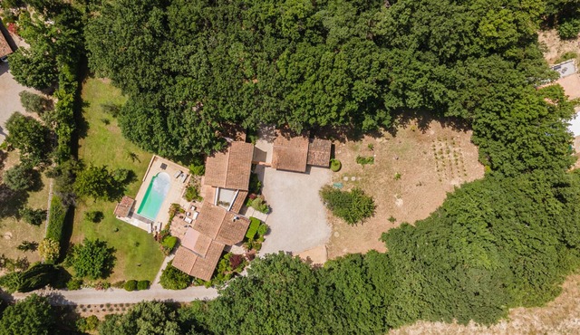 Villa Saint Cannat with swimming pool