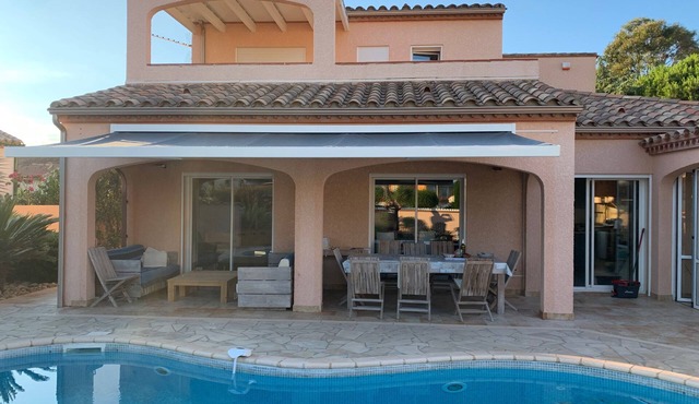 Villa Saint Cyprien plage, 12 to 13 people, with swimming pool and garden, 5min from all amenities