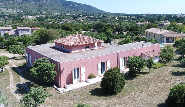 Villa Saint-Remèze, 5 bedrooms, 13 persons