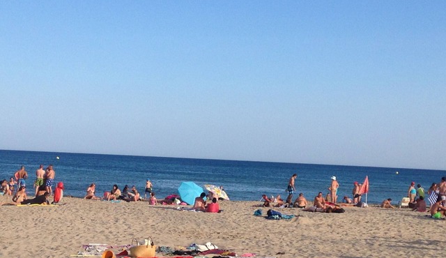 Villa Sainte Marie - 2 Bedroom House With Shared Pool, Outskirts Of Pezenas