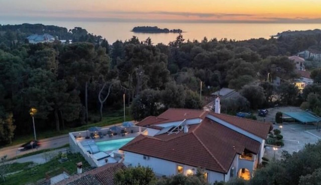 Villa Salteria 3, heated pool, private territory, pinery