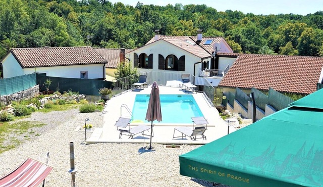 Villa Salvia with Pool in Ruzici