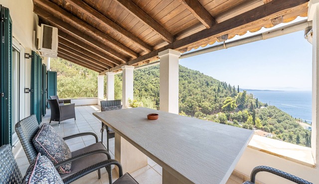 Villa 'Salvia' with Sea View, Wi-Fi and Air Conditioning