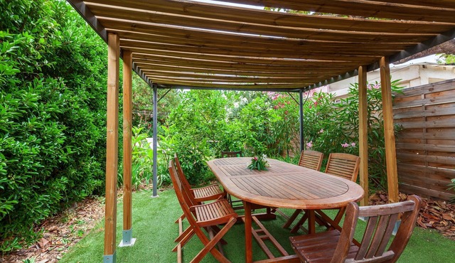 Villa 'Sam Suffy' with Private Terrace, Garden and Wi-Fi