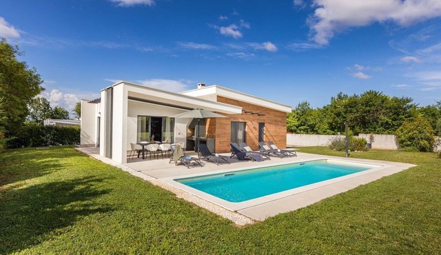 Villa Sama - Beautiful modern built villa with pool in Central Istria