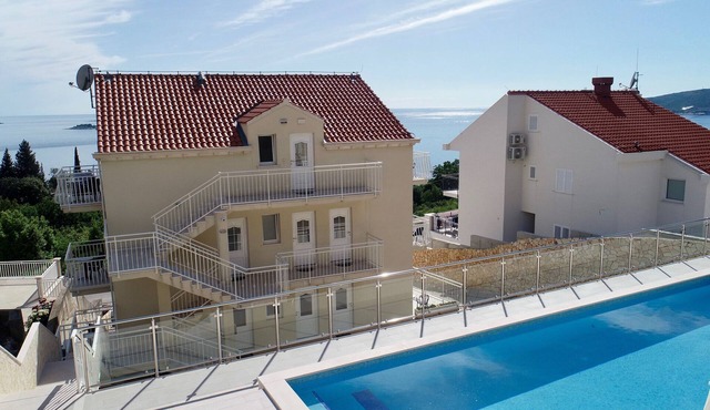 Villa Samba - Two-Bedroom Apartment with Terrace and Sea View - A4+1