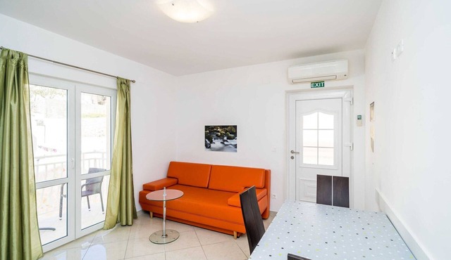 Villa Samba - Two Bedroom Apartment with Balcony and Sea View