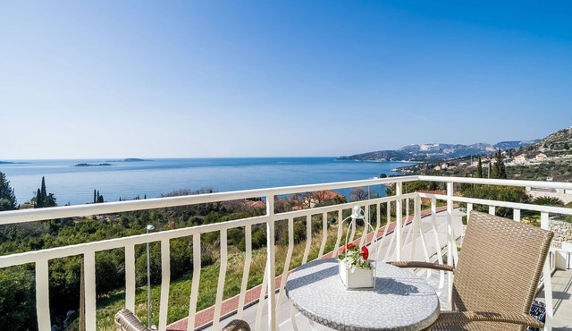 Villa Samba - Two Bedroom Apartment with Balcony and Sea View
