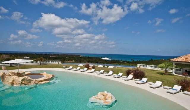 Villa Sandyline | Ocean View - Located in Stunning Terres Basses with Private Pool