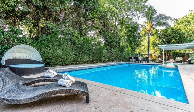 Villa Sausalito - Newly Designed 4BR House w/POOL by Topanga