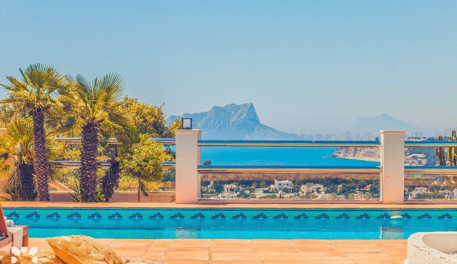 Villa SCARLETT by Abahana Villas