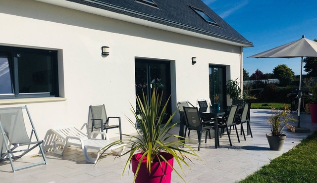 Villa sea view aquatic area to share