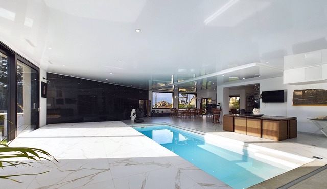 VILLA Sea view, 50 M beach, private indoor pool 28°C, sauna, hammam, 2 spas