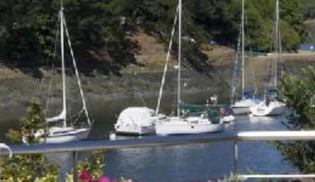 Villa, sea view, access gr 34, terrace and private entrance